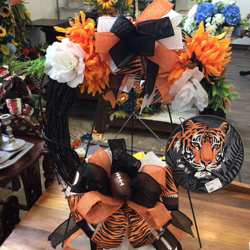 Tiger wreath