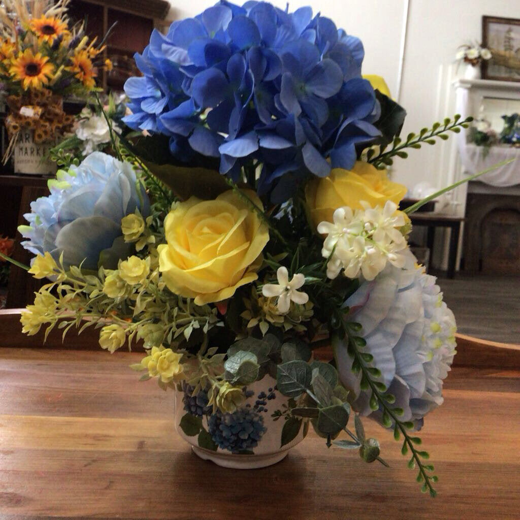 Temptations pot med yellow roses