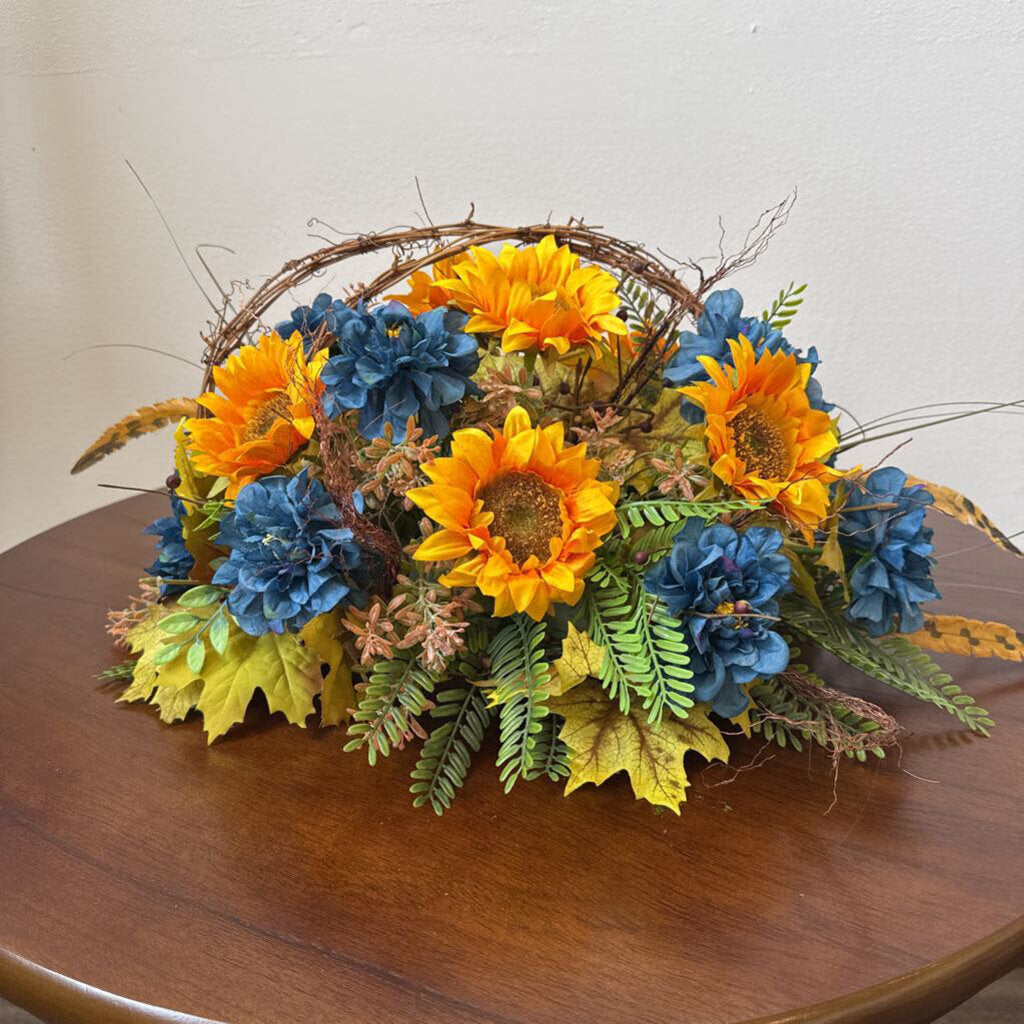 Golden sunflower bouquet