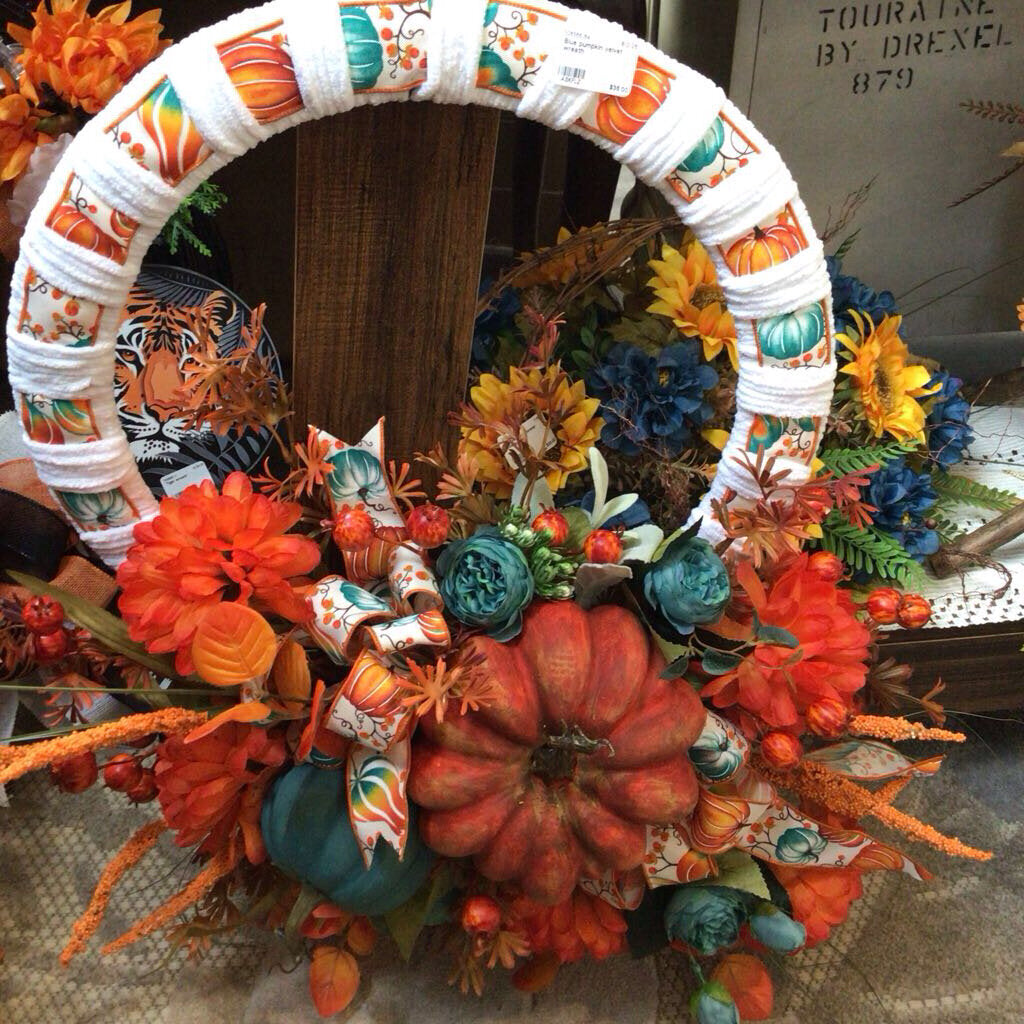 Blue pumpkin velvet wreath