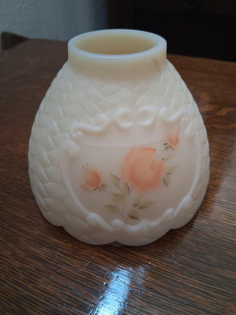 Fenton custard candle light top, artist signed
