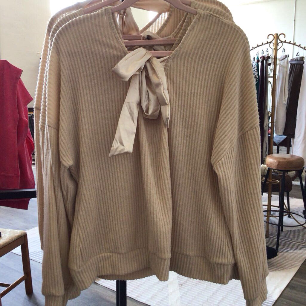 Knitted T-shirt top