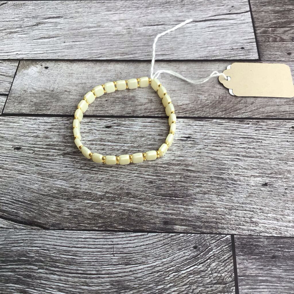 Tila Bracelet - White, Gold