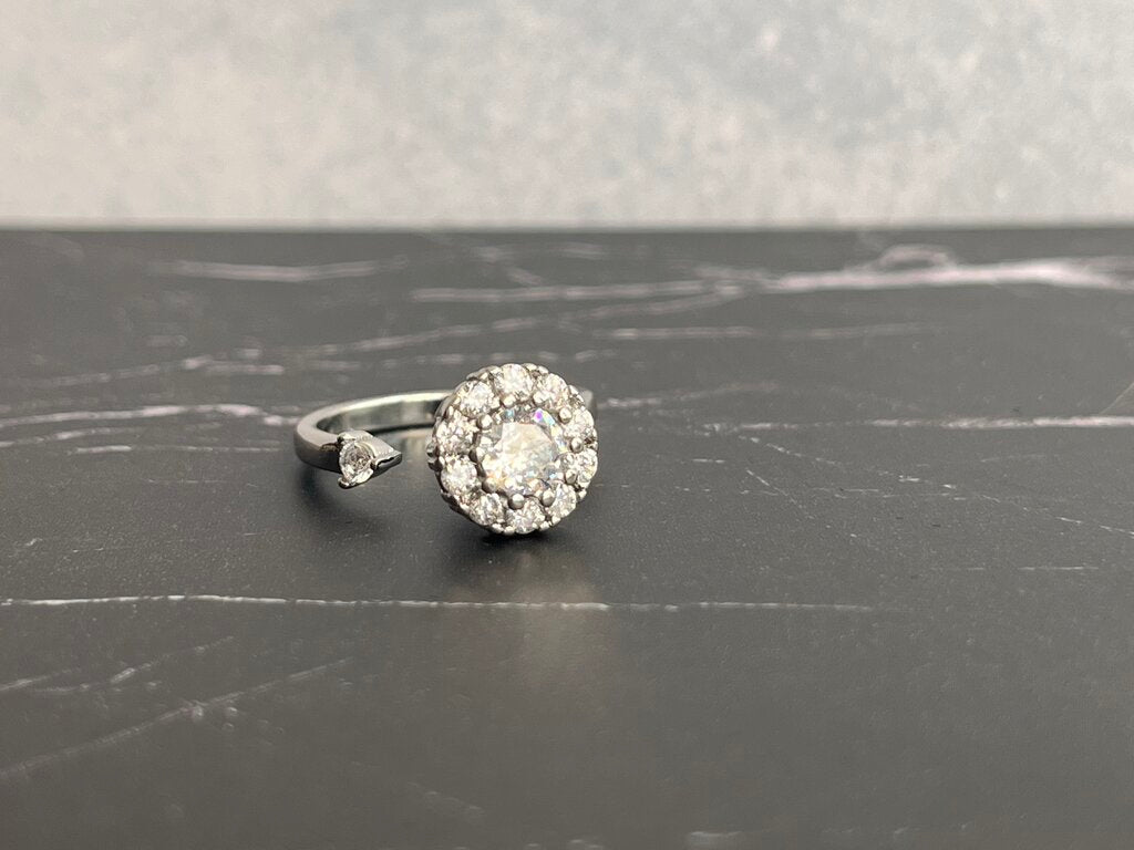 Fidget Ring - Diamond Flower
