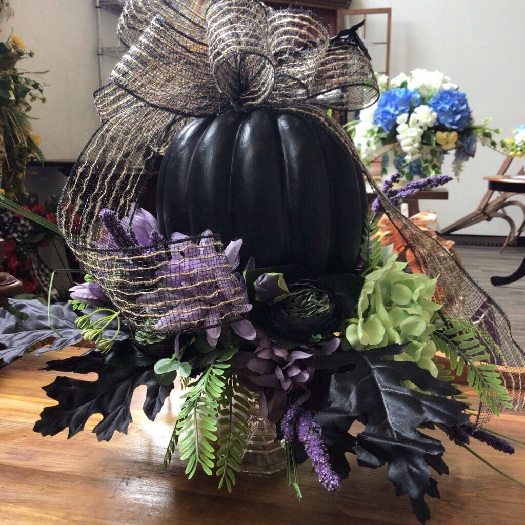 Black pumpkin floral