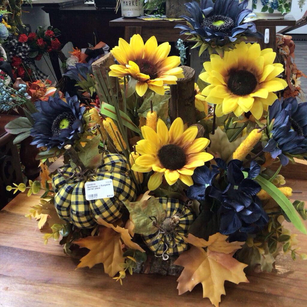 Sunflower + Pumpkins center piece